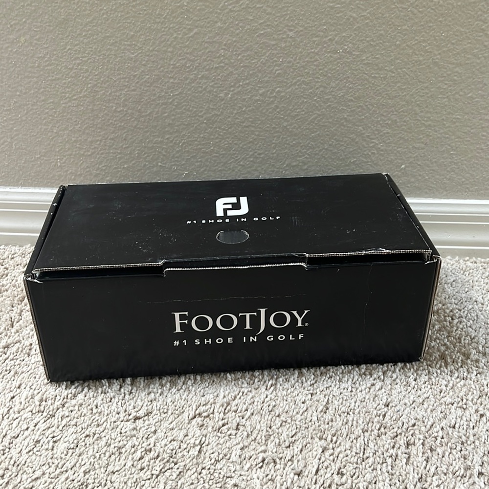 brand new footjoy golf shoes never worn. size 7.5 womens